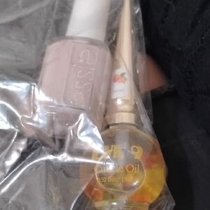 Essie Nail Polish and Cuticle Oil Set
